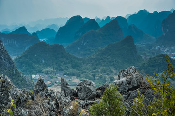 起步三点头拐弯猛加油顺口溜全文是什么？