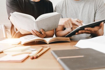 考斯特是什么车