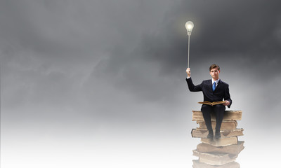 汽车电瓶多久要换？